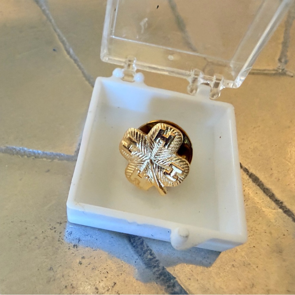 Gold 4-H Club Pin Brooche